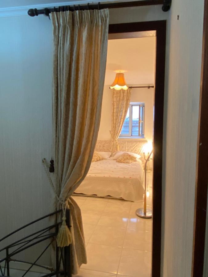 Casa Kamalei, Tra Plebiscito E Lungomare Apartman Nápoly Kültér fotó